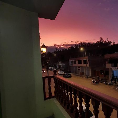 Hostal Kollarón Chachapoyas Kültér fotó